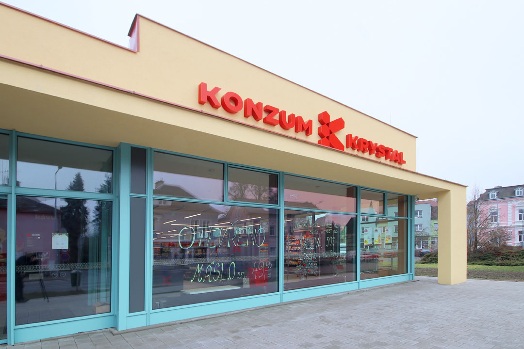 Retro supermarket and eatery in Nový Bor