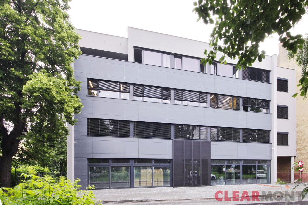 Lehké obvodové pláště