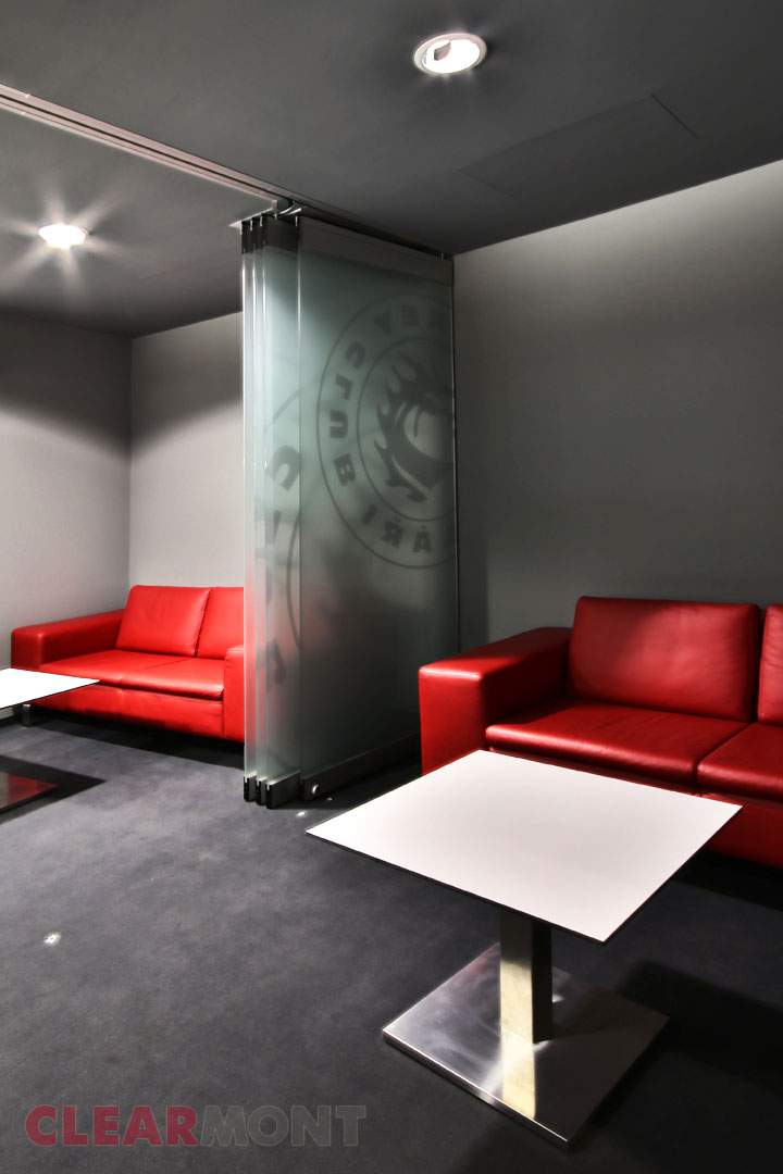 Skleněné mobilní stěny