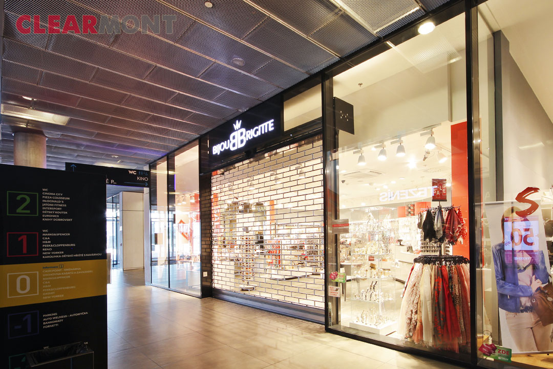 OC Nová Karolina Shopfronty