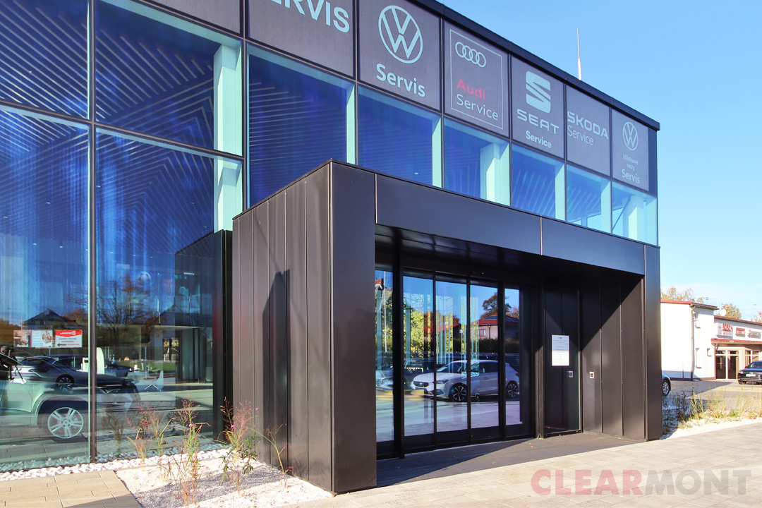 Lehké obvodové pláště