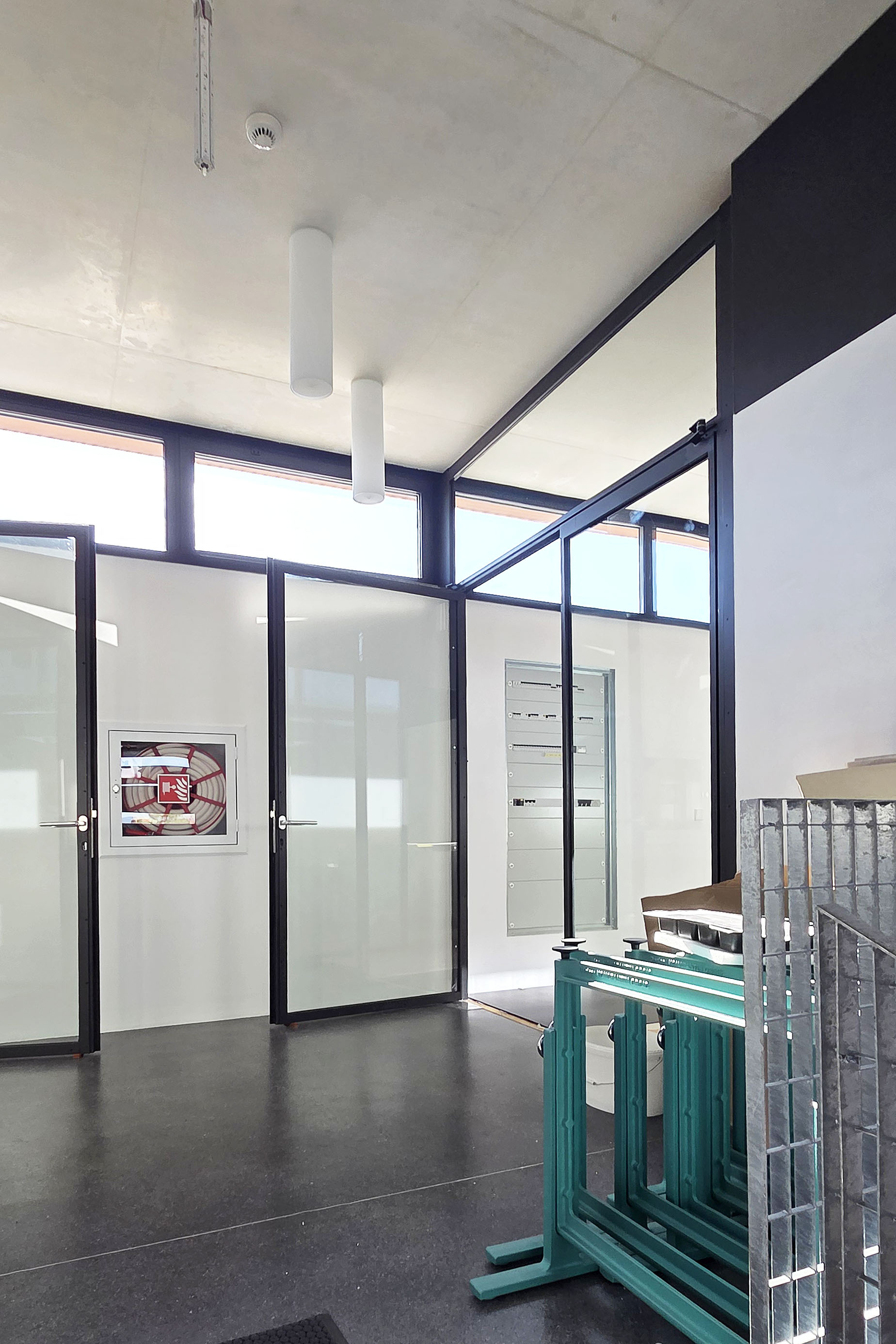 Area Four Industries Roudnice n. L. - interiéry